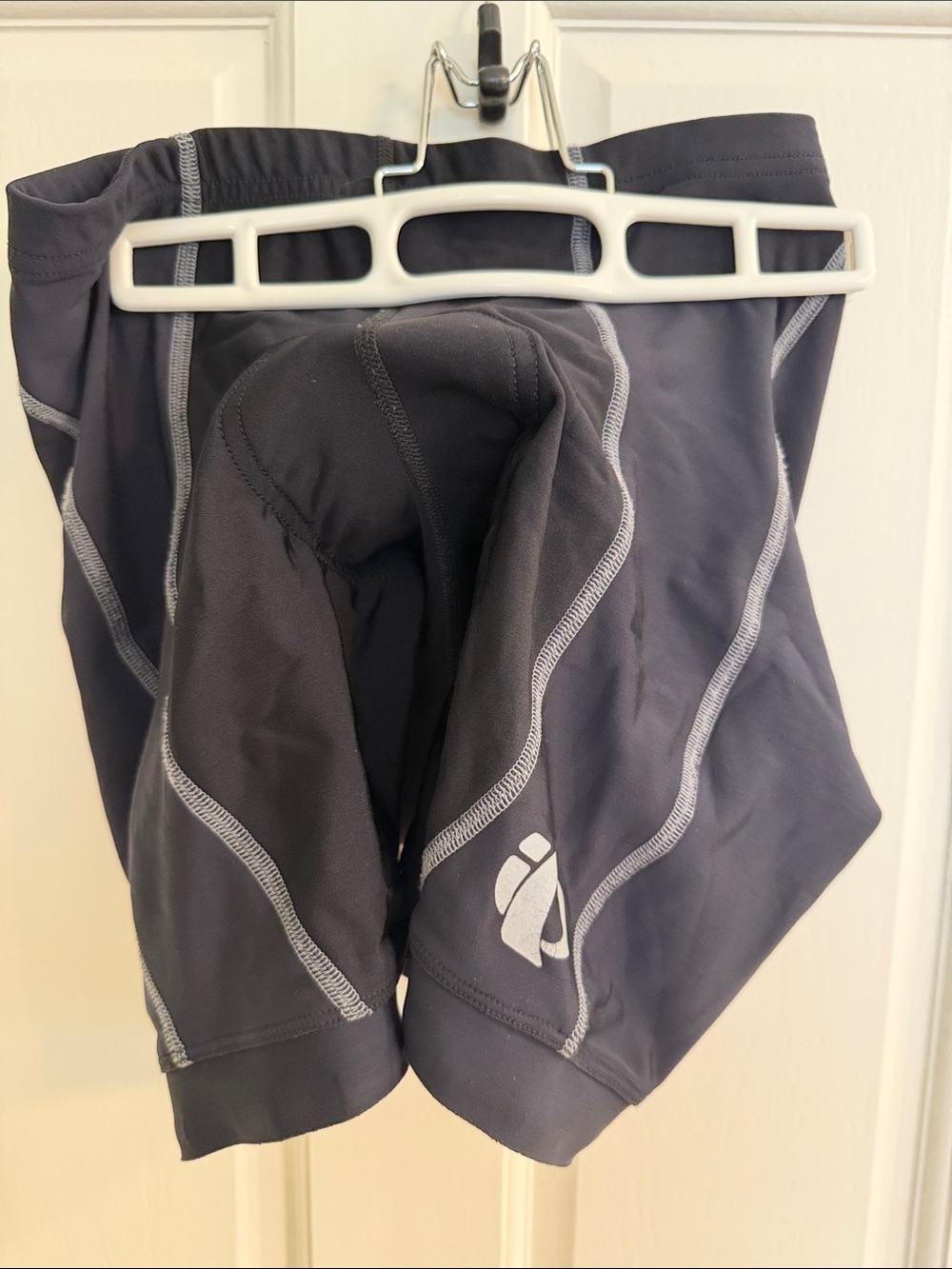 Pearl Izumi Black Bike Shorts with Gray Stitching